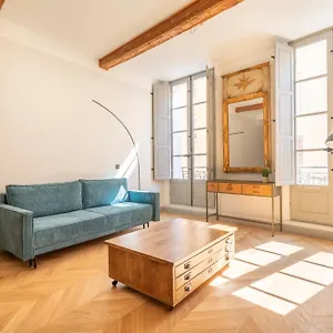 https://magnifique-appartement-centre-historique.fr-provencehotel.com